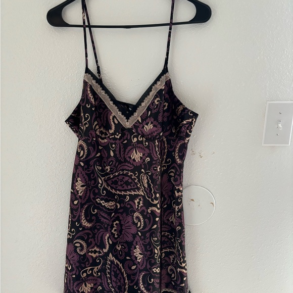 Intimates Apartment 9 Classy Black, Purple,Tan, Paisley. Subtly sexy. - Picture 2 of 6